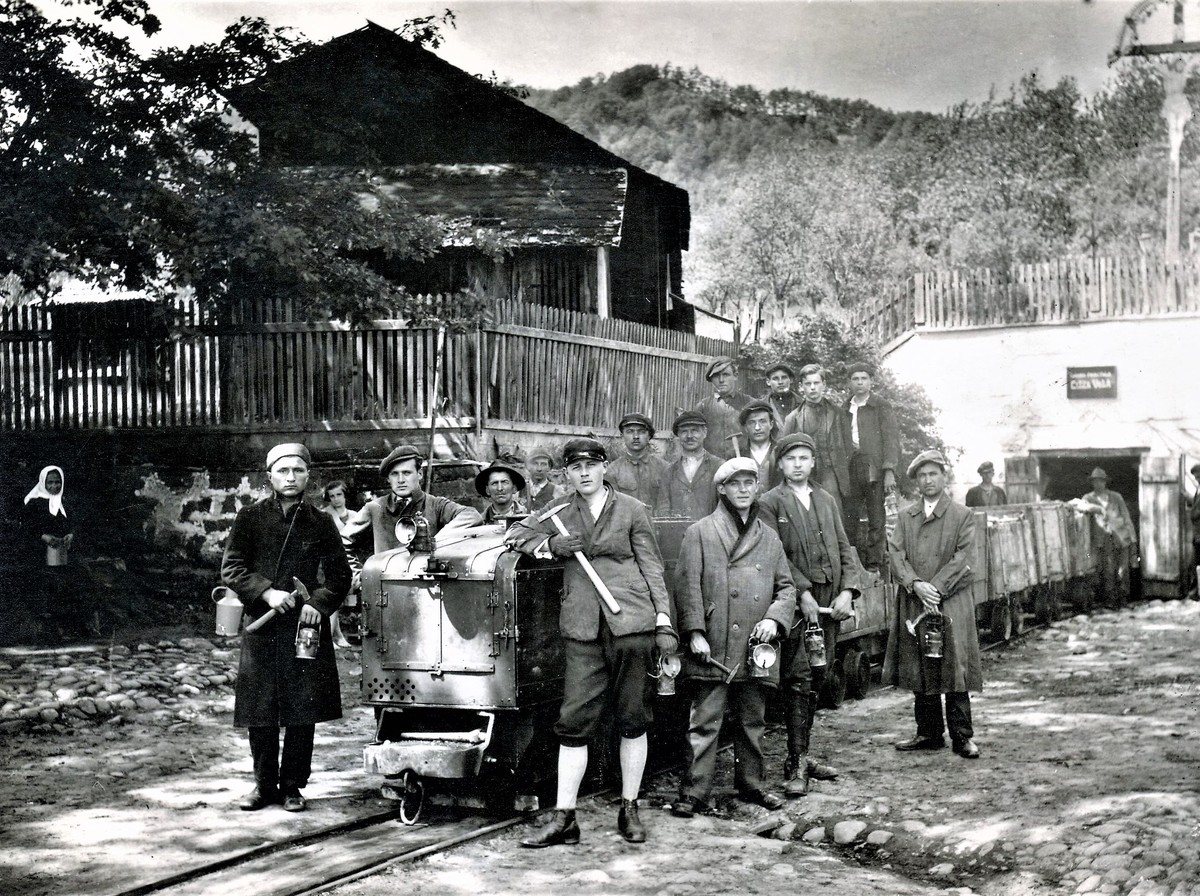 valea-rosie-mineri-1933